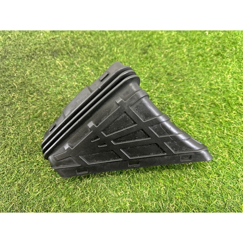 Патрубок воздушного фильтра (впускная система) AUDI Q5 8R 2012 3.2 8R0129739