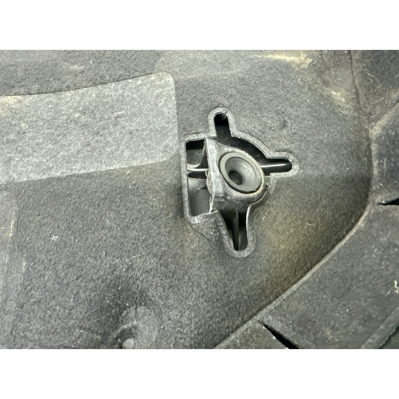 Декоративная крышка двигателя (двигатель и элементы) AUDI A4 B9 2017 2.0 TFSI 06L103925