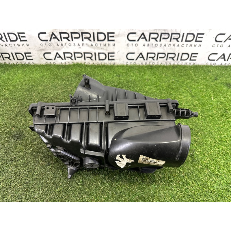 Корпус воздушного фильтра (впускная система) LAND ROVER Range Rover L405 2016 5.0 LR071030