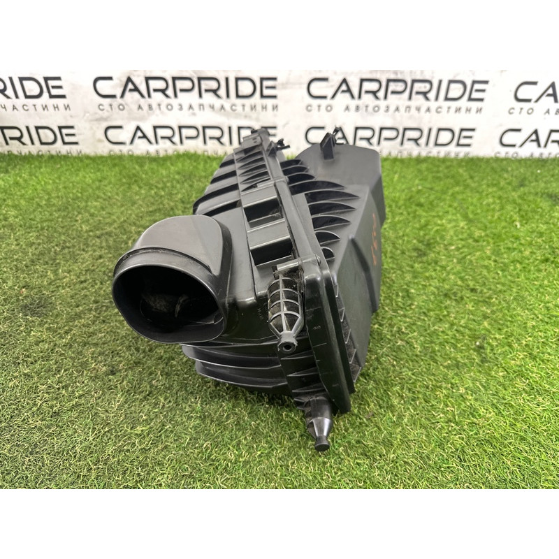 Корпус воздушного фильтра (впускная система) LAND ROVER Range Rover L405 2016 5.0 LR071030