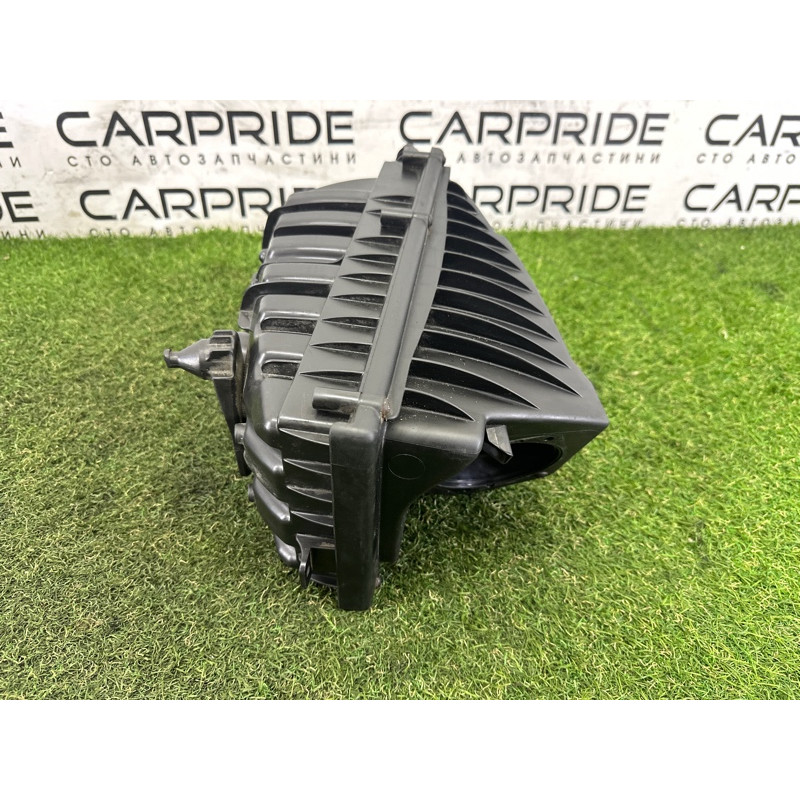 Корпус воздушного фильтра (впускная система) LAND ROVER Range Rover L405 2016 5.0 LR071030