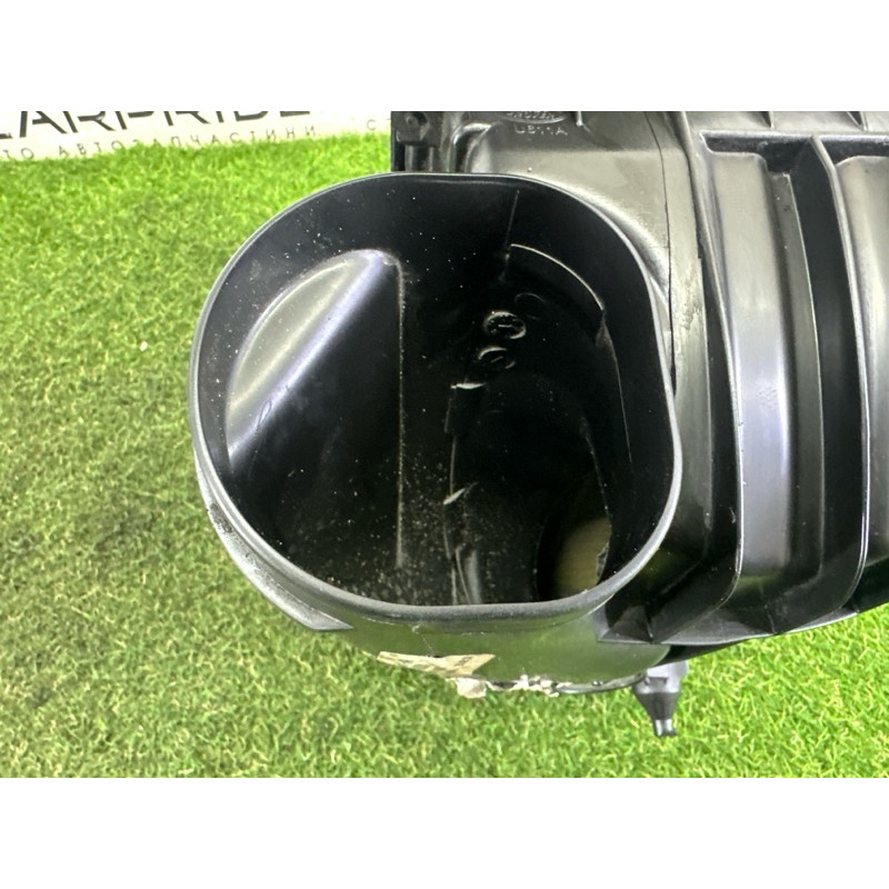 Корпус воздушного фильтра (впускная система) LAND ROVER Range Rover L405 2016 5.0 LR071030
