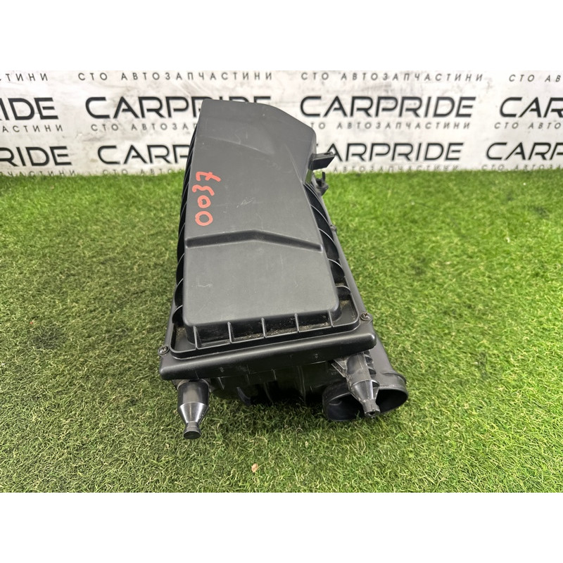 Корпус воздушного фильтра (впускная система) LAND ROVER Range Rover L405 2016 5.0 LR071028