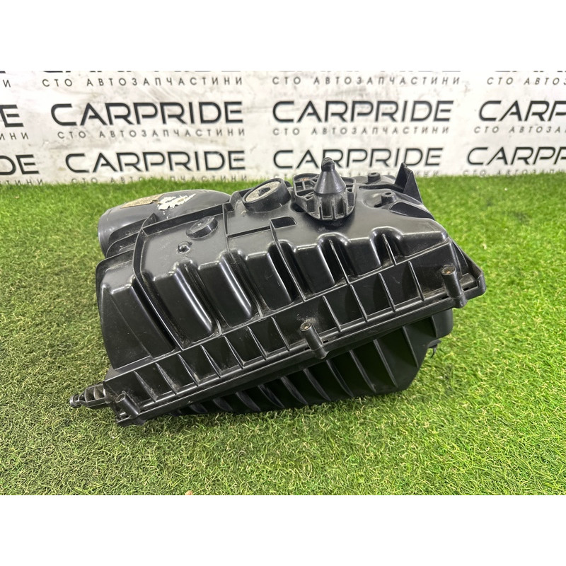 Корпус воздушного фильтра (впускная система) LAND ROVER Range Rover L405 2016 5.0 LR071028