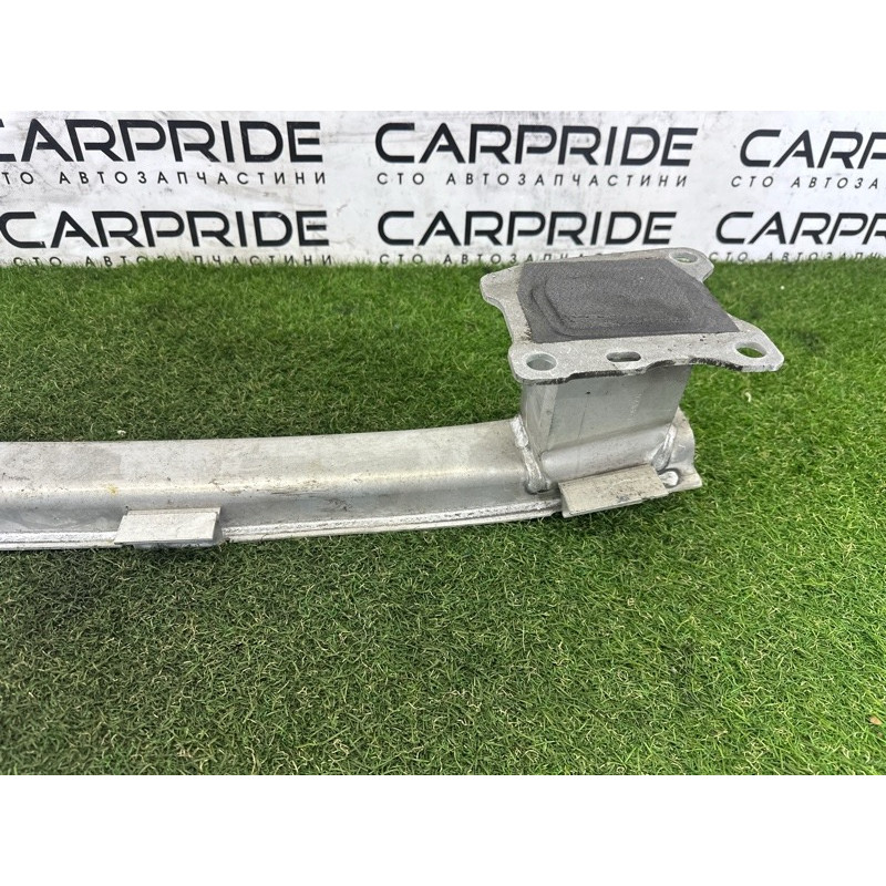 Усилитель бампера (наружные элементы кузова) AUDI A4 B9 2017 2.0 TFSI 8W0807309A