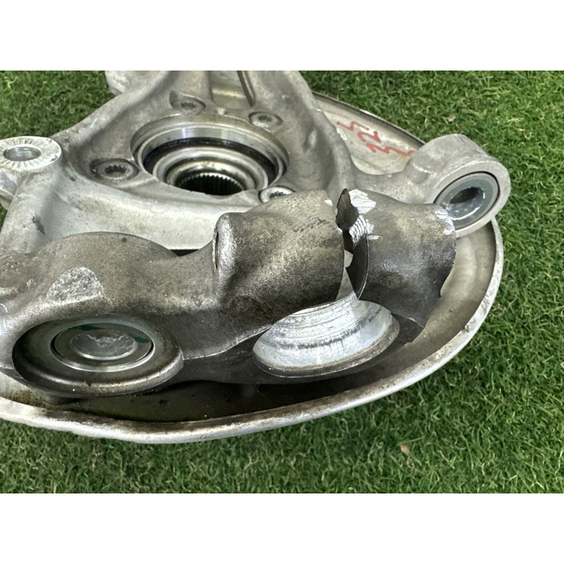 Поворотный кулак (подвеска) AUDI A4 B9 2017 2.0 TFSI 8W0407253F