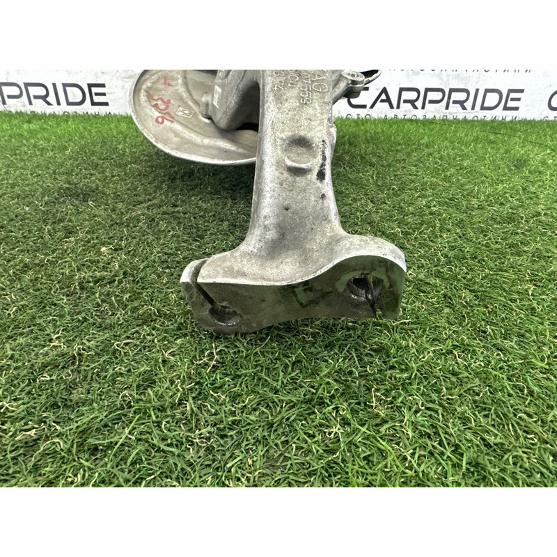 Поворотный кулак (подвеска) AUDI A4 B9 2017 2.0 TFSI 8W0407253F