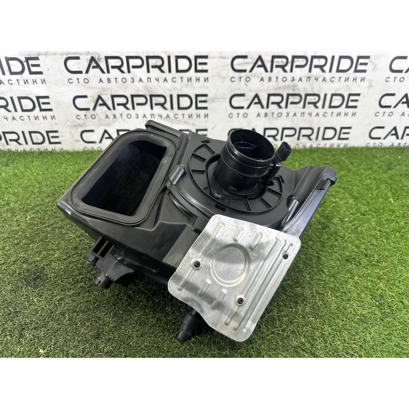 Корпус воздушного фильтра (впускная система) AUDI A4 B9 2017 2.0 TFSI 8W0133837H