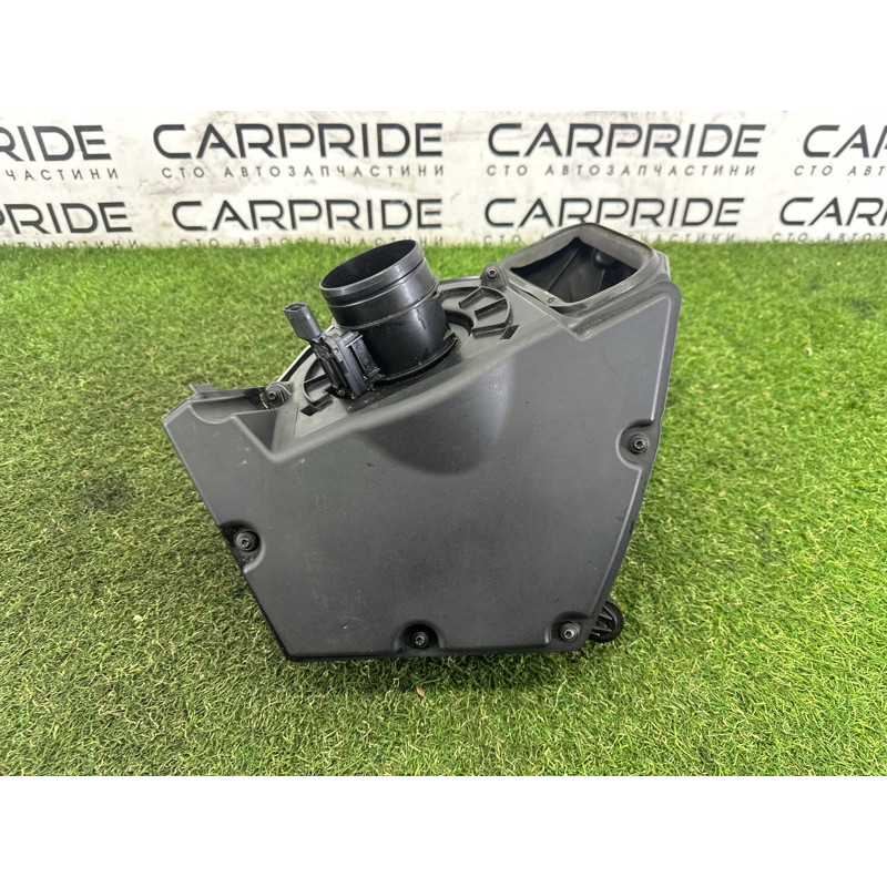 Корпус воздушного фильтра (впускная система) AUDI A4 B9 2017 2.0 TFSI 8W0133837H