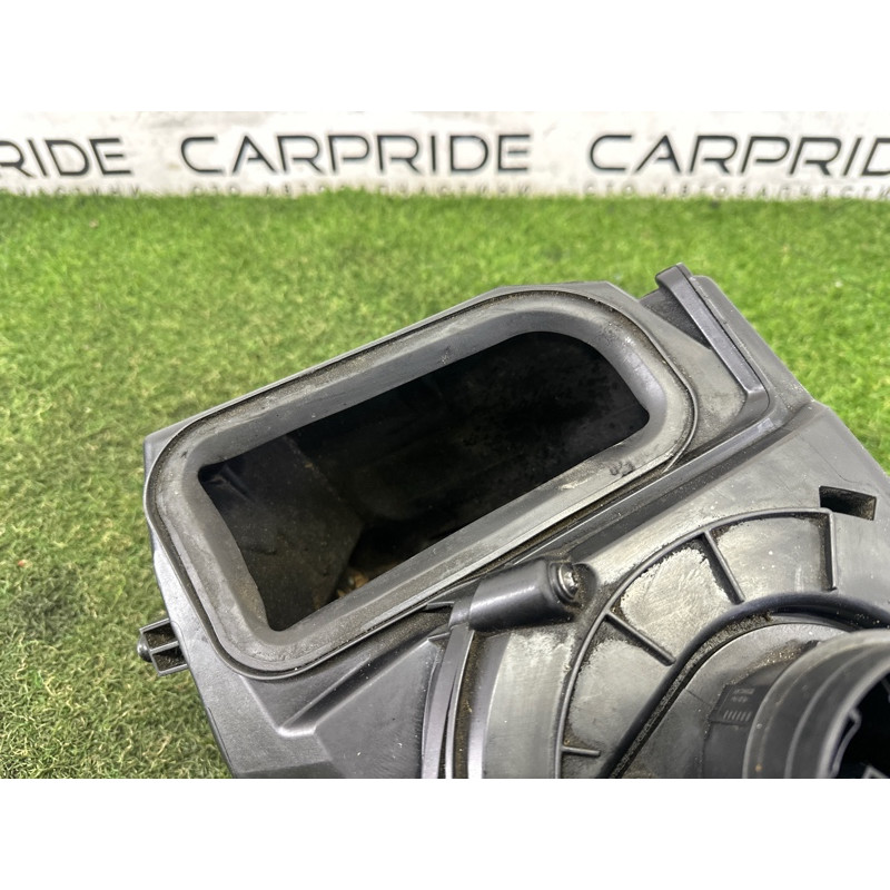 Корпус воздушного фильтра (впускная система) AUDI A4 B9 2017 2.0 TFSI 8W0133837H