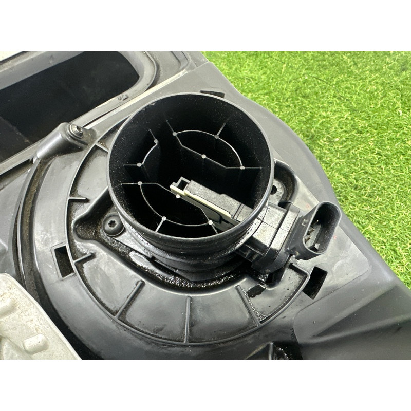 Корпус воздушного фильтра (впускная система) AUDI A4 B9 2017 2.0 TFSI 8W0133837H