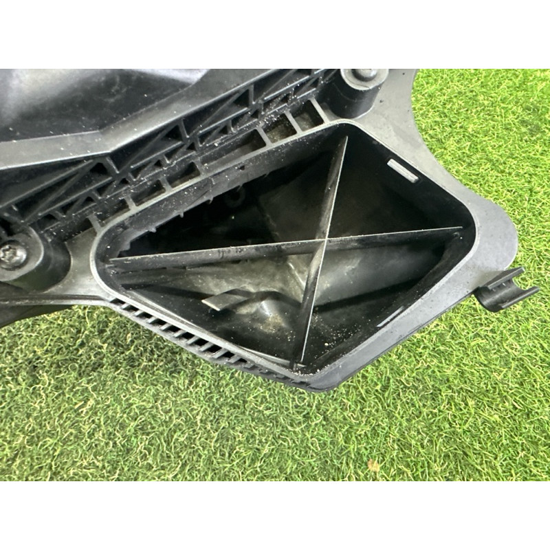 Корпус воздушного фильтра (впускная система) AUDI A4 B8 2014 2.0 TFSI 8K0133837BJ