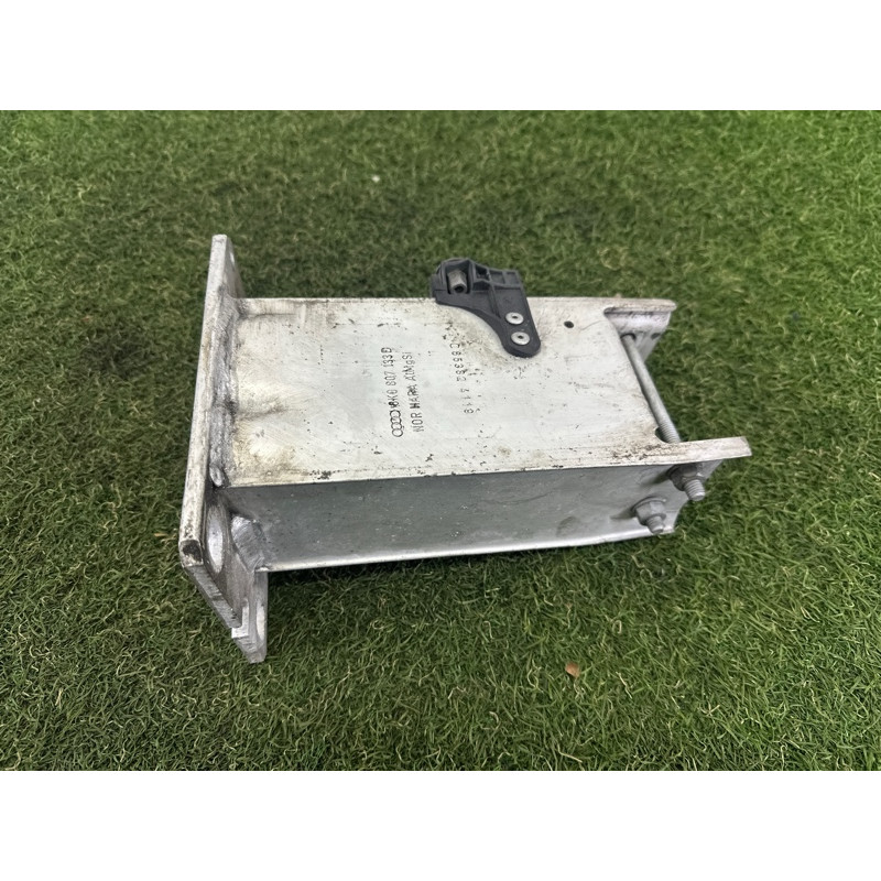 Кронштейн усилителя бампера (стекла и зеркала) AUDI A4 B8 2014 2.0 TFSI 8K0807133D