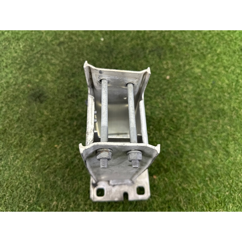 Кронштейн усилителя бампера (стекла и зеркала) AUDI A4 B8 2014 2.0 TFSI 8K0807133D