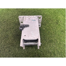 Кронштейн усилителя бампера