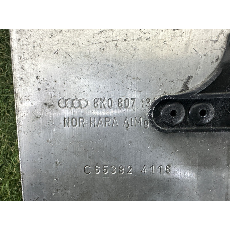 Кронштейн усилителя бампера (стекла и зеркала) AUDI A4 B8 2014 2.0 TFSI 8K0807134D