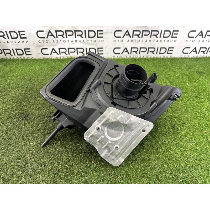 Корпус воздушного фильтра (впускная система) AUDI A4 B9 2017 2.0 TFSI 8W0133837Q