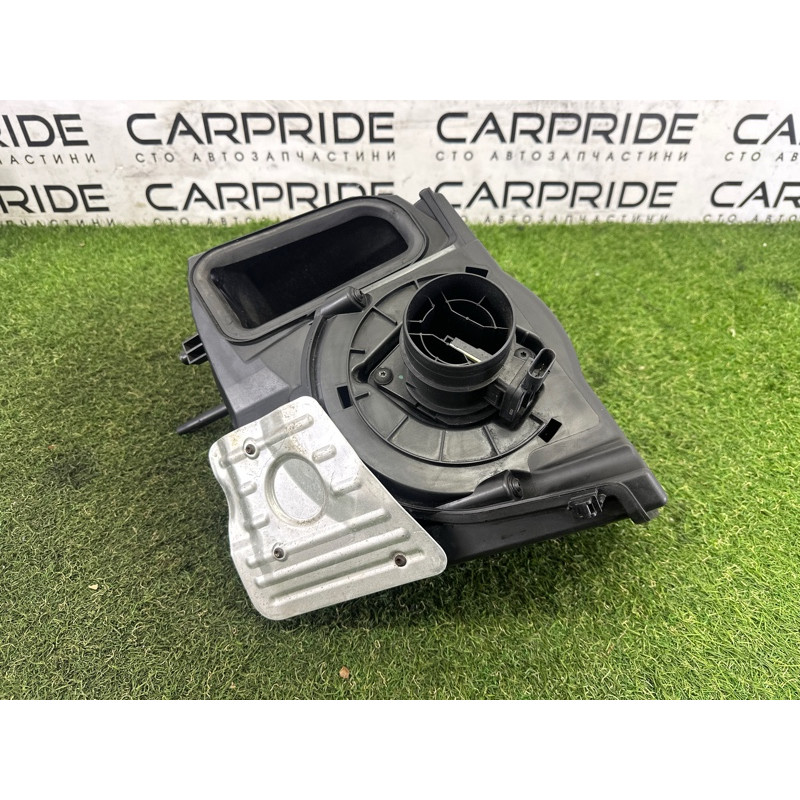 Корпус воздушного фильтра (впускная система) AUDI A4 B9 2017 2.0 TFSI 8W0133837Q