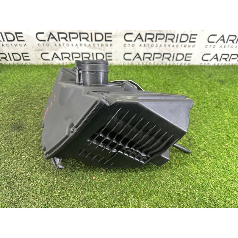 Корпус воздушного фильтра (впускная система) AUDI A4 B9 2017 2.0 TFSI 8W0133837Q