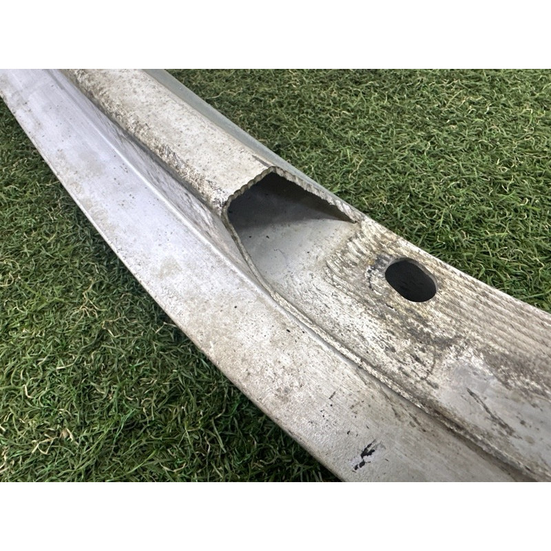 Усилитель бампера (наружные элементы кузова) AUDI Q7 4L 2011 3.0 TFSi 4L0807113A