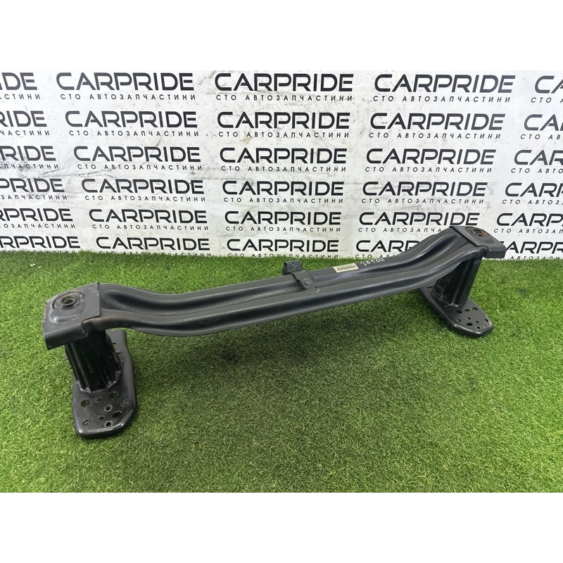 Усилитель бампера (наружные элементы кузова) Volkswagen Touareg NF 2013 3.6 7P0807109D