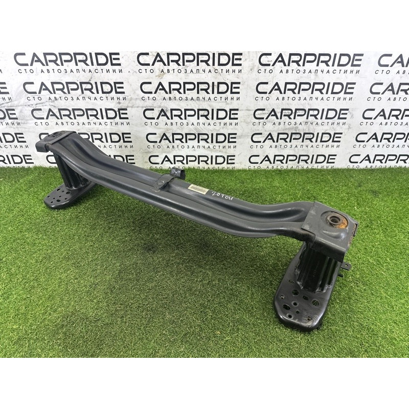 Усилитель бампера (наружные элементы кузова) Volkswagen Touareg NF 2013 3.6 7P0807109D