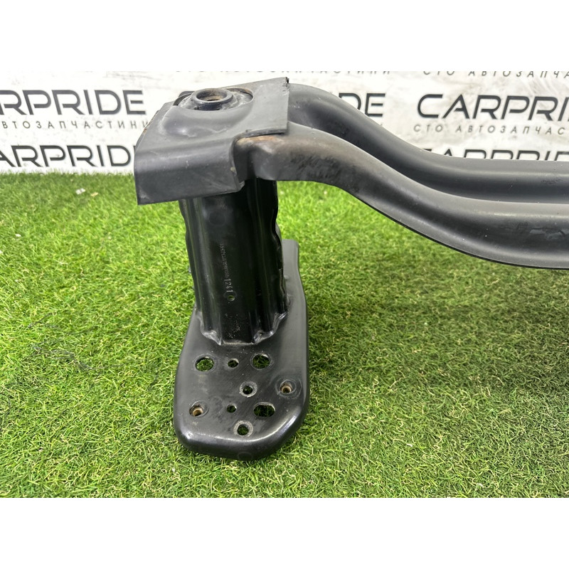 Усилитель бампера (наружные элементы кузова) Volkswagen Touareg NF 2013 3.6 7P0807109D