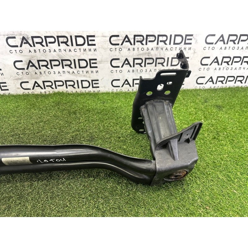 Усилитель бампера (наружные элементы кузова) Volkswagen Touareg NF 2013 3.6 7P0807109D