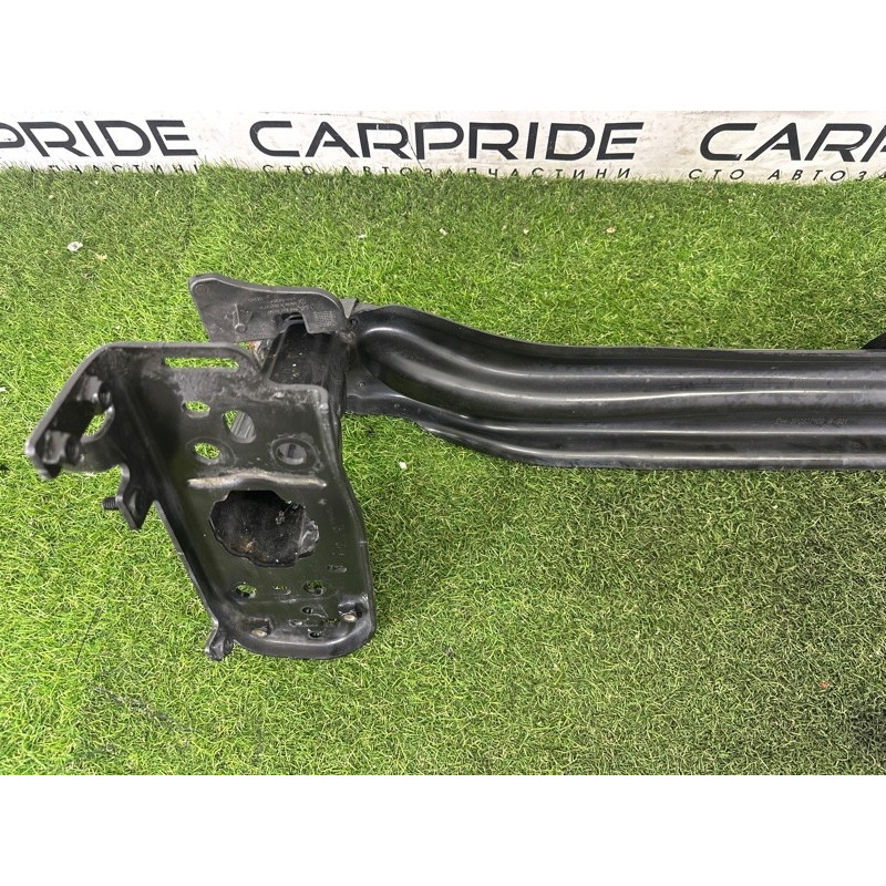 Усилитель бампера (наружные элементы кузова) Volkswagen Touareg NF 2013 3.6 7P0807109D