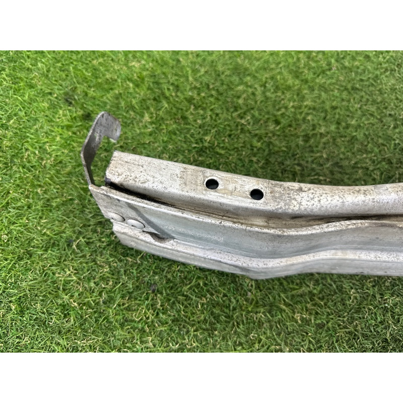 Усилитель бампера (наружные элементы кузова) AUDI Q5 8R 2012 3.2 8R0807113B