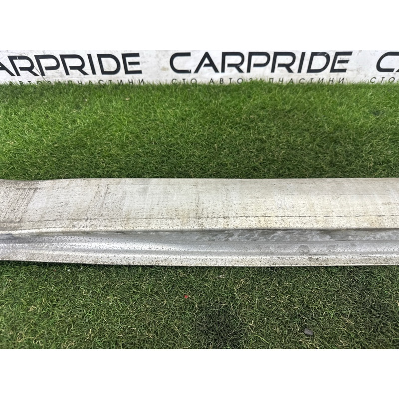 Усилитель бампера (наружные элементы кузова) AUDI Q5 8R 2012 3.2 8R0807113B