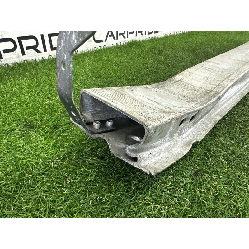 Усилитель бампера (наружные элементы кузова) AUDI Q5 8R 2012 3.2 8R0807113B