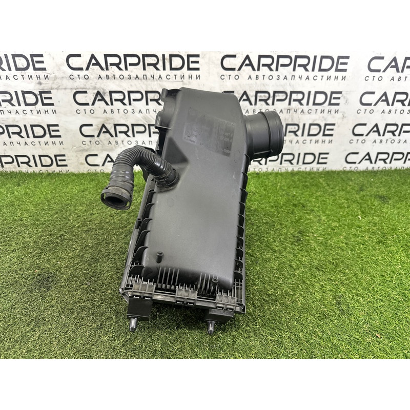 Корпус воздушного фильтра (впускная система) Volkswagen Touareg NF 2013 3.0 Hybrid 7P0129607C