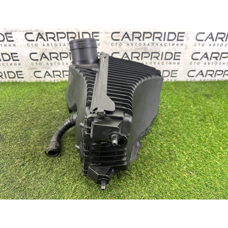 Корпус воздушного фильтра (впускная система) Volkswagen Touareg NF 2013 3.0 Hybrid 7P0129607C