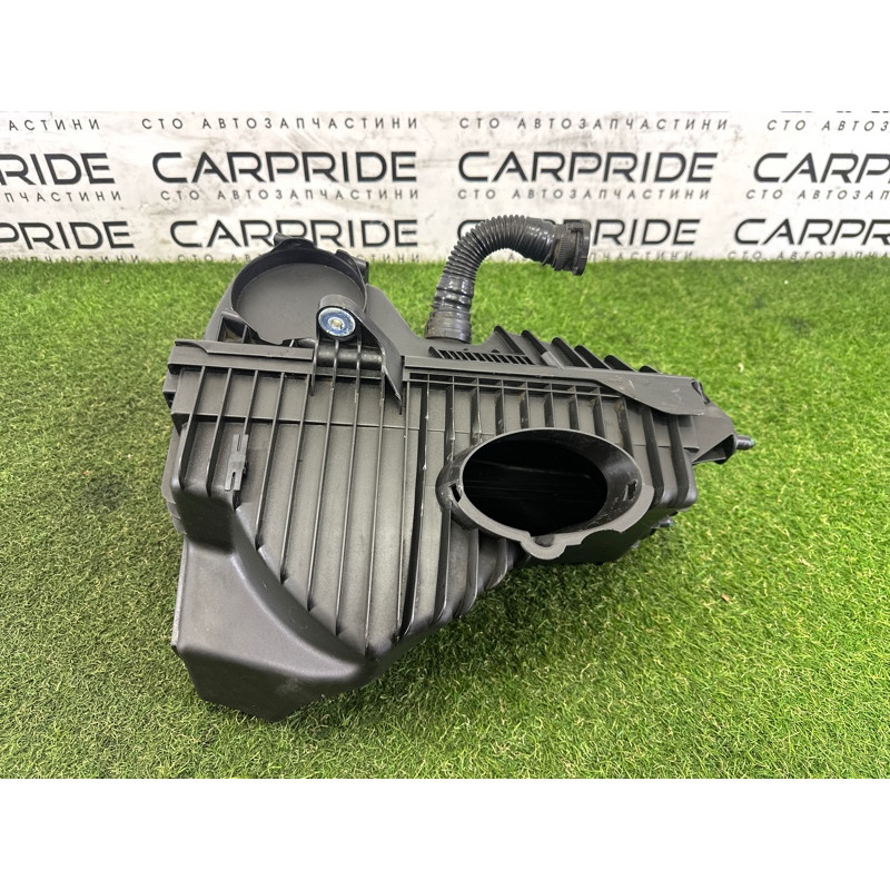 Корпус воздушного фильтра (впускная система) Volkswagen Touareg NF 2013 3.0 Hybrid 7P0129607C