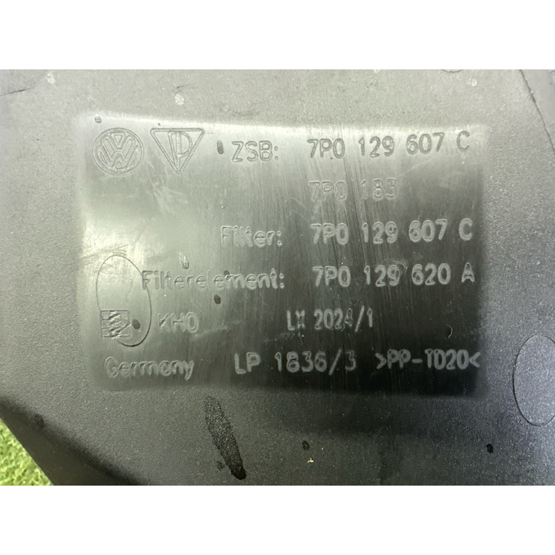 Корпус воздушного фильтра (впускная система) Volkswagen Touareg NF 2013 3.0 Hybrid 7P0129607C