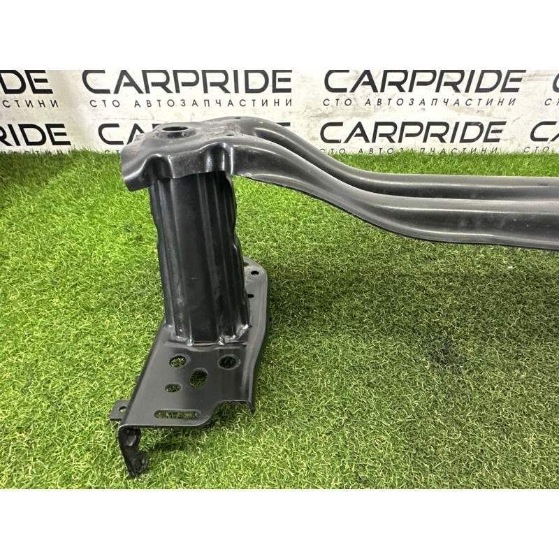 Усилитель бампера (наружные элементы кузова) Volkswagen Touareg NF 2011 3.6 7P0807109B