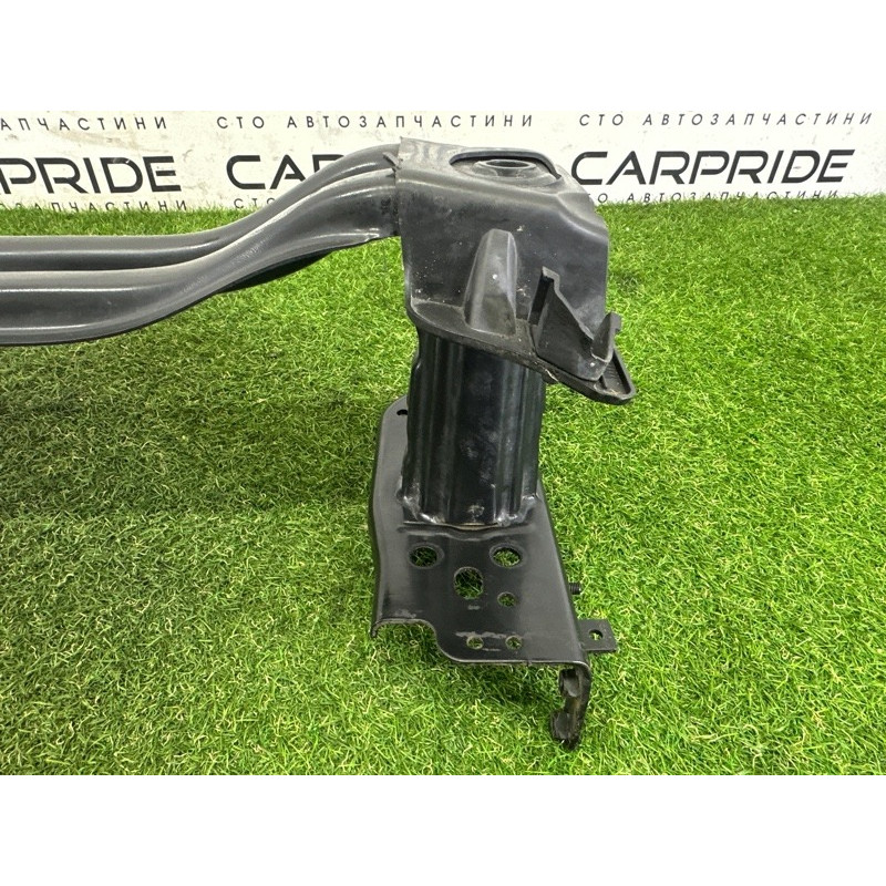 Усилитель бампера (наружные элементы кузова) Volkswagen Touareg NF 2011 3.6 7P0807109B