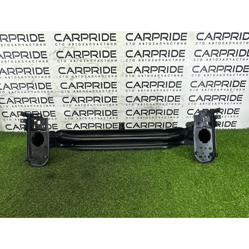 Усилитель бампера (наружные элементы кузова) Volkswagen Touareg NF 2011 3.6 7P0807109B