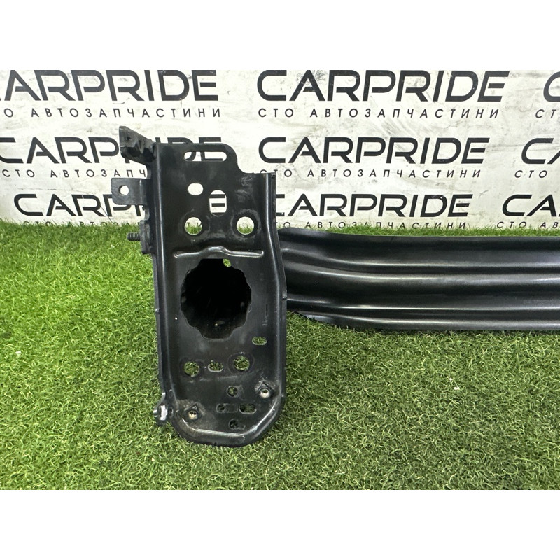 Усилитель бампера (наружные элементы кузова) Volkswagen Touareg NF 2011 3.6 7P0807109B