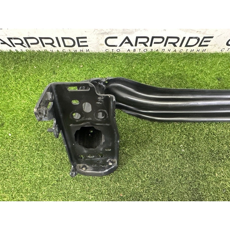 Усилитель бампера (наружные элементы кузова) Volkswagen Touareg NF 2011 3.6 7P0807109B