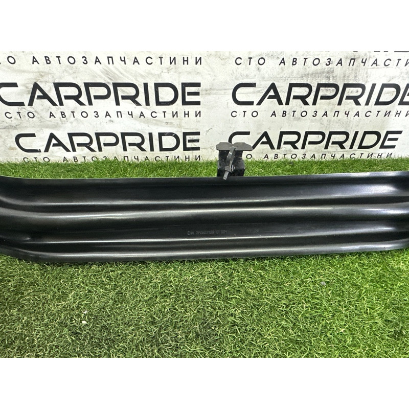 Усилитель бампера (наружные элементы кузова) Volkswagen Touareg NF 2011 3.6 7P0807109B