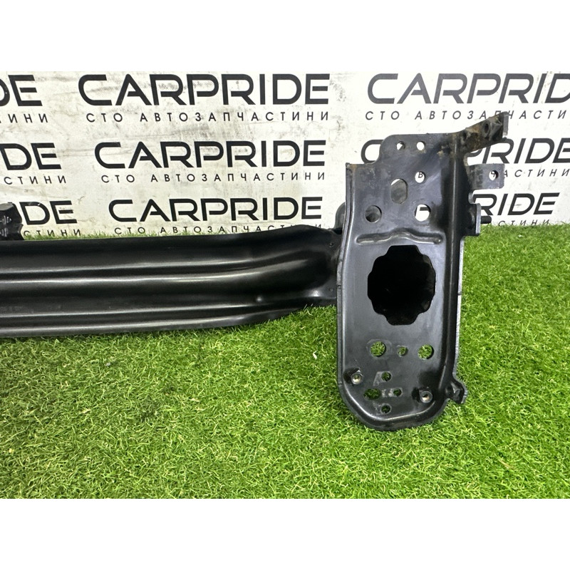 Усилитель бампера (наружные элементы кузова) Volkswagen Touareg NF 2011 3.6 7P0807109B