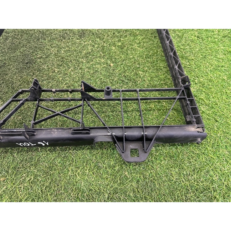 Рамка радіатора (кузов і елементи) Volkswagen Touareg NF 2011 3.6 7P0121093D