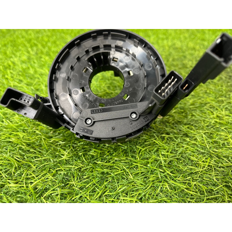 Подрулевой шлейф (электрика) AUDI A4 B6 2.4BDV 8E0953541E