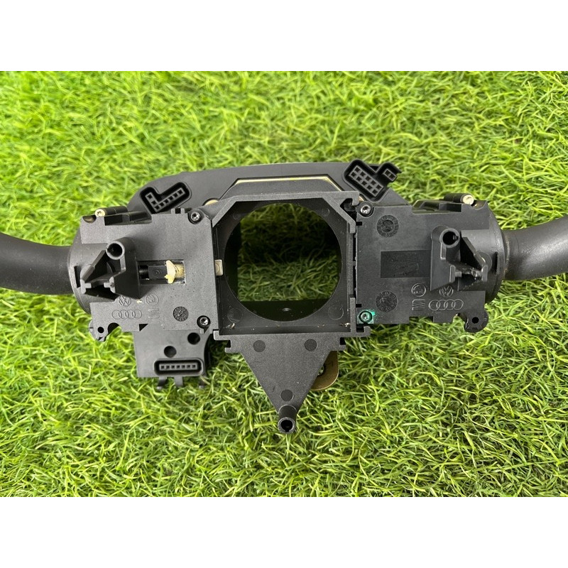 Блок подрулевых переключателей (электрика) AUDI A4 B6 2.4BDV 8E0953549N