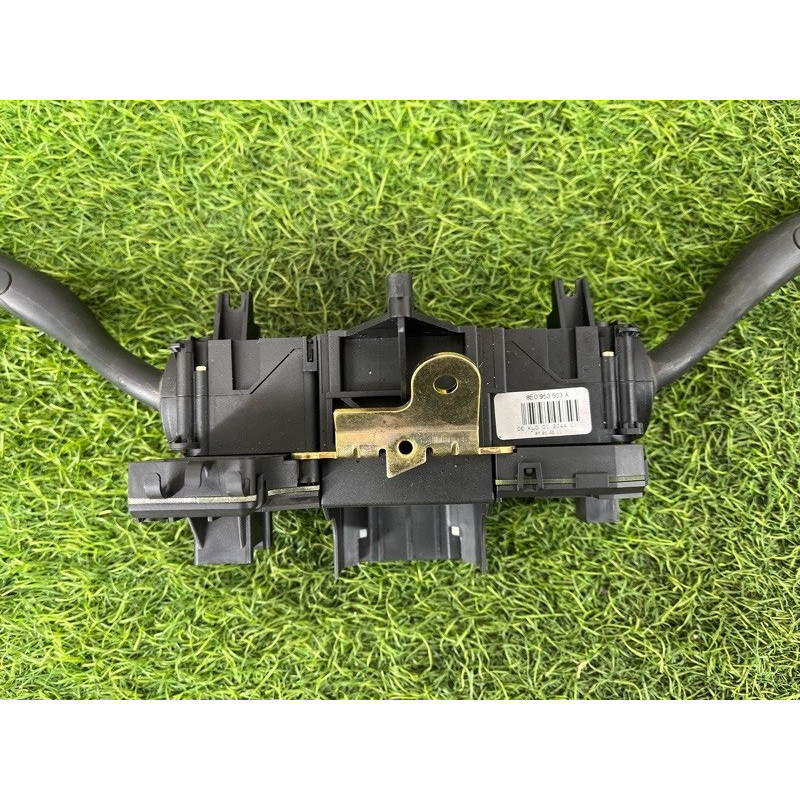 Блок подрулевых переключателей (электрика) AUDI A4 B6 2.4BDV 8E0953549N