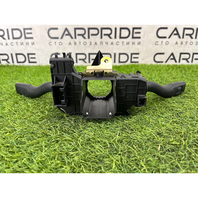 Блок подрулевых переключателей (электрика) AUDI A4 B6 2.4BDV 8E0953549N