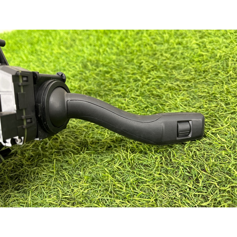 Блок подрулевых переключателей (электрика) AUDI A4 B6 2.4BDV 8E0953549N