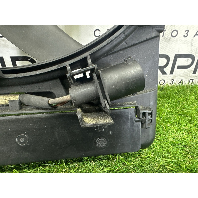 Вентилятор охлаждения радиатора (система охлаждения) AUDI Q5 8R 2012 3.2 8K0121207A